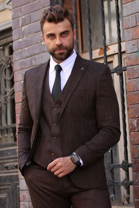 Image de COSTUME UNI MARRON FONCÉ À MOTIFS