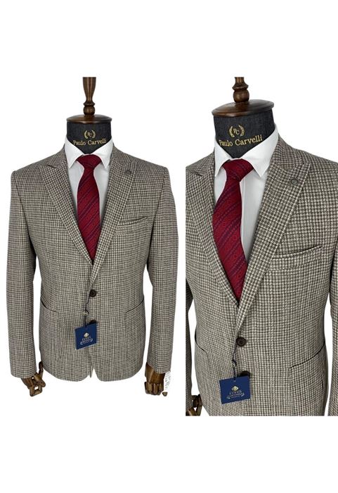 صورة سترة كلاسيكية مربعة الشكل باللون الأصفر الرمادي