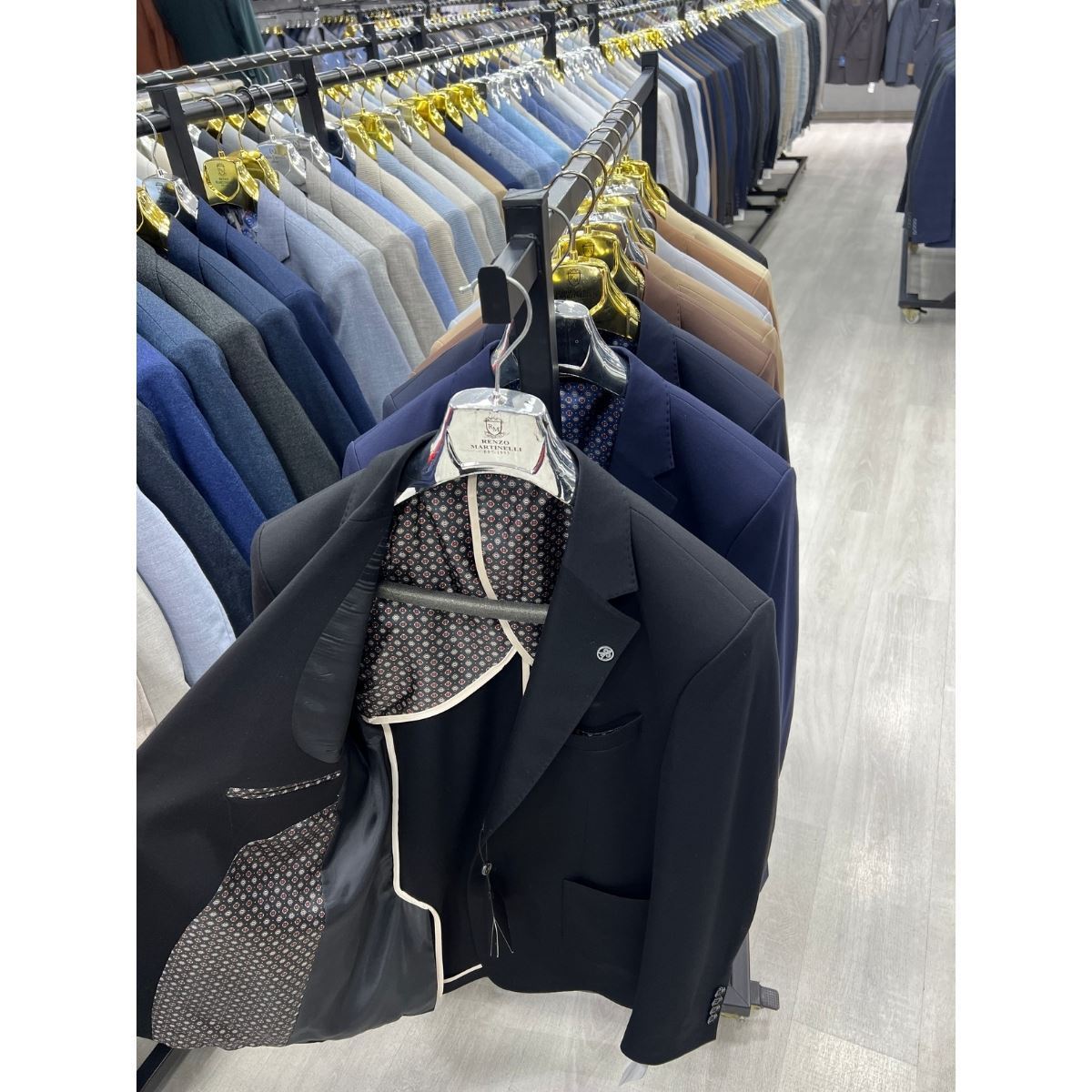 Picture of DÜZ KOYU TAKIM ELBİSE